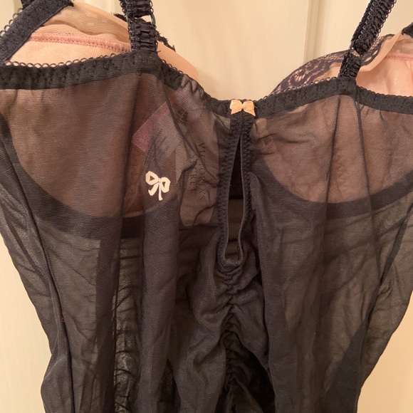 GORGEOUS VINTAGE VICTORIA SECRET NIGHTIE💘 - Picture 4 of 5